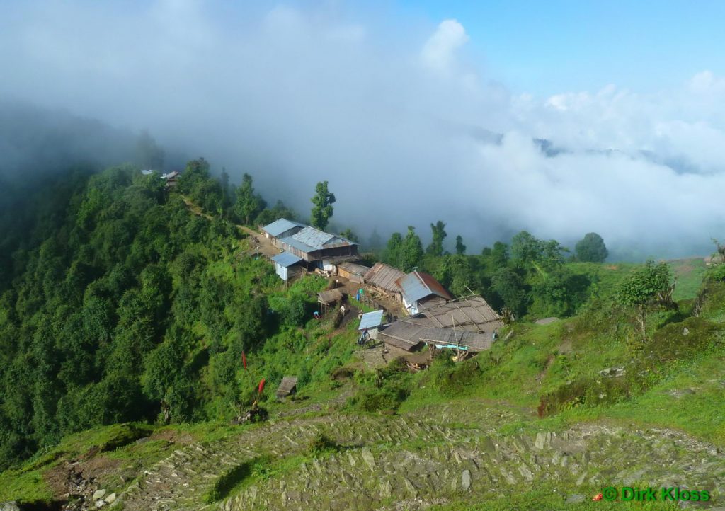 आगलागीमा परेको दोभान बजारको मुहार फेरिँदै